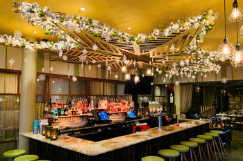 6 Christmas Decorating Benefits For Restaurants + FAQs